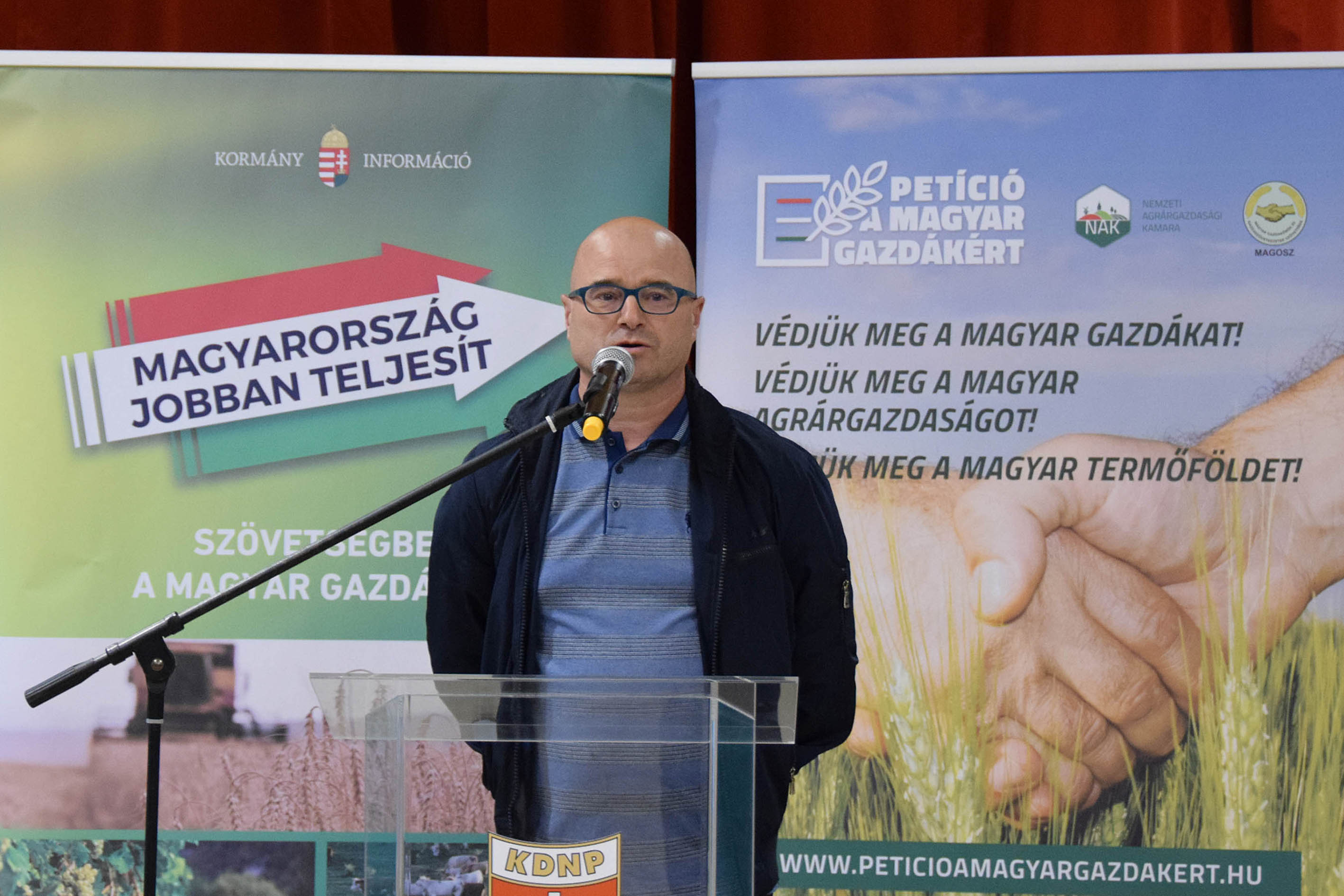 Speigelhalter László