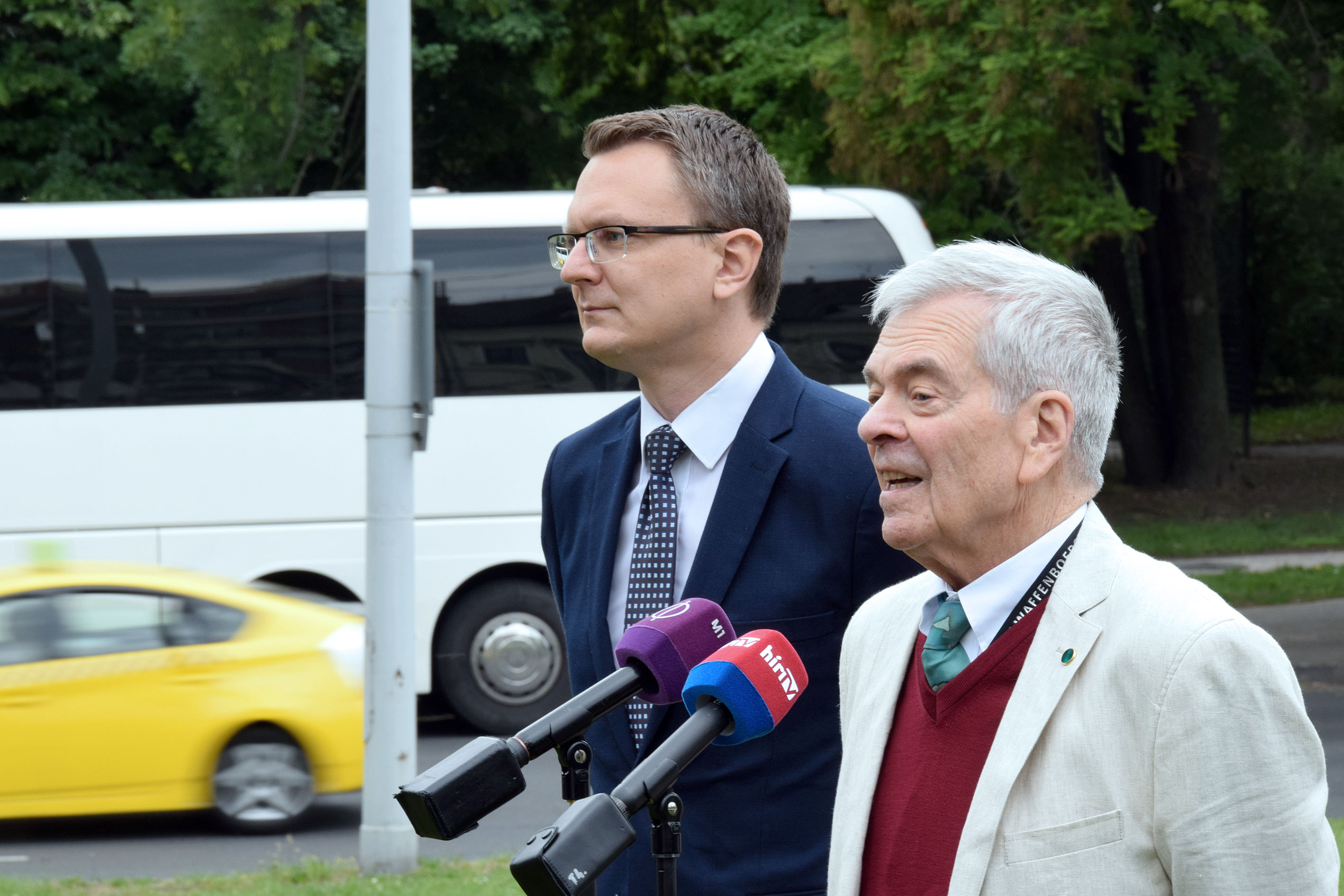 Eötvös Péter, a Kommunizmus Bűnei Alapítvány elnöke 