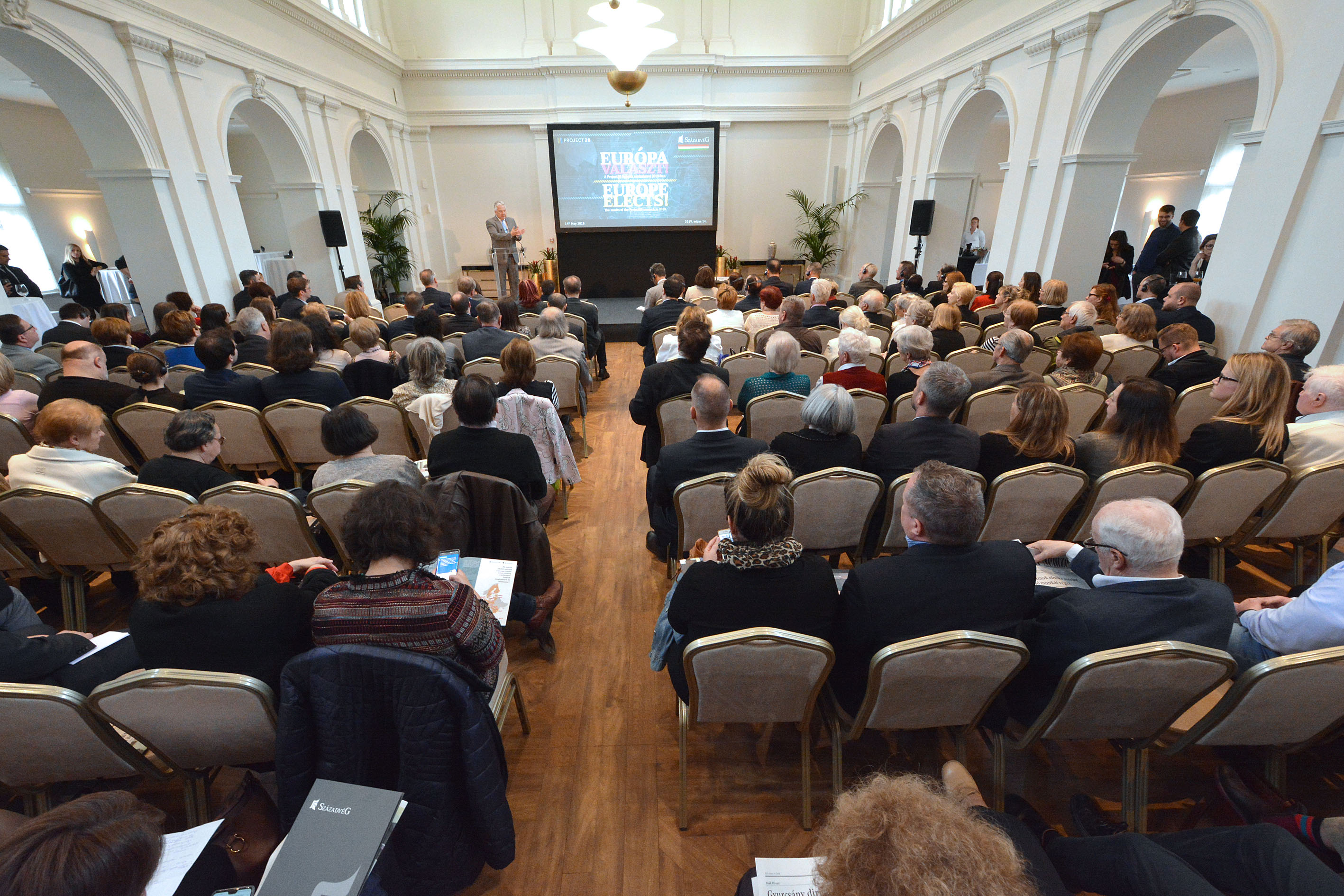 Századvég Alapítvány Európa választ!