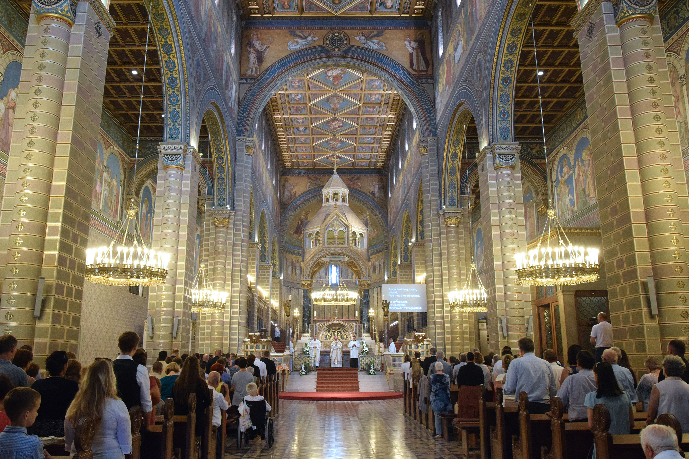 A felújított pécsi Dóm tér avatása 2019. június 22-én (KDNP fotó: Váli Miklós)