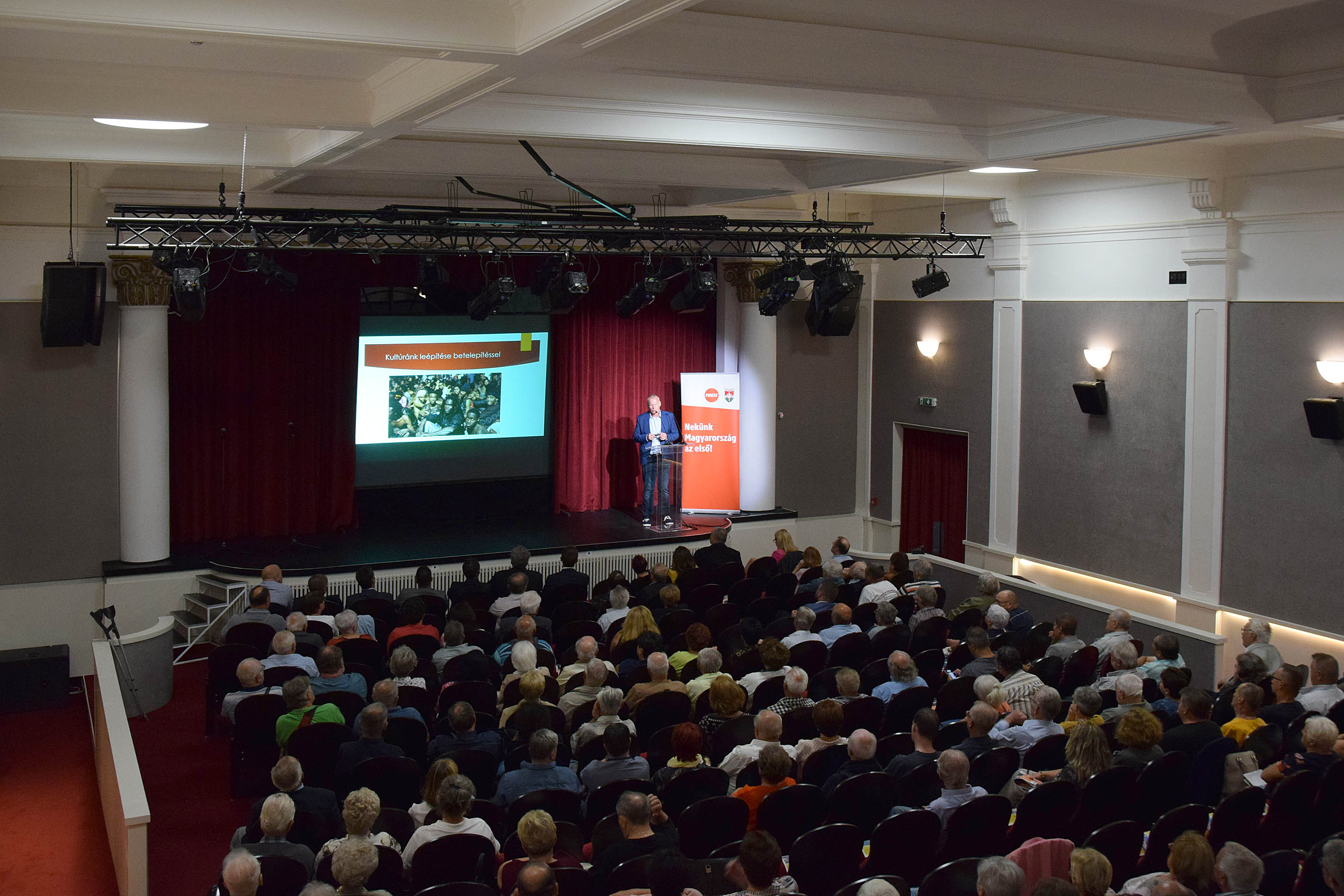 KDNP választási gyűlés Vácott