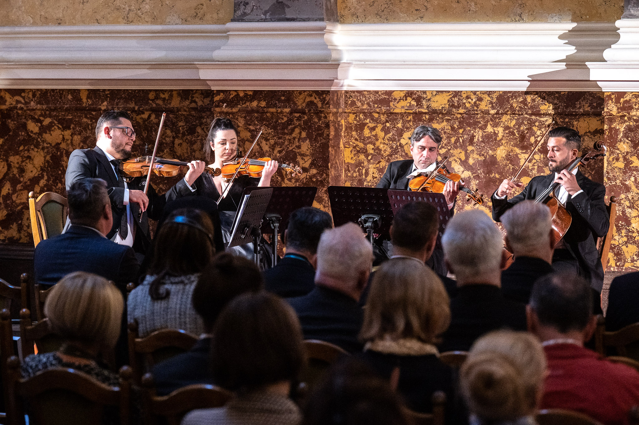 Üldözött keresztények kiállítás