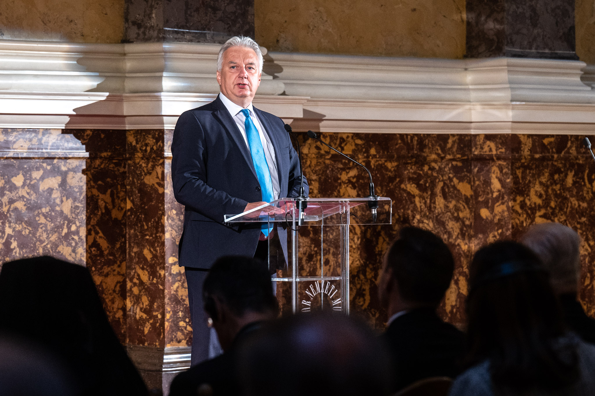 Üldözött keresztények kiállítás