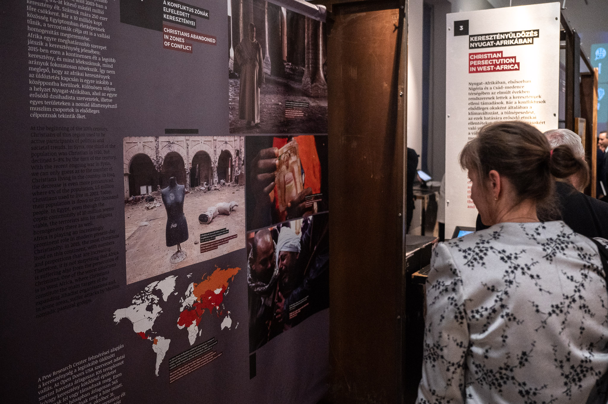 Üldözött keresztények kiállítás