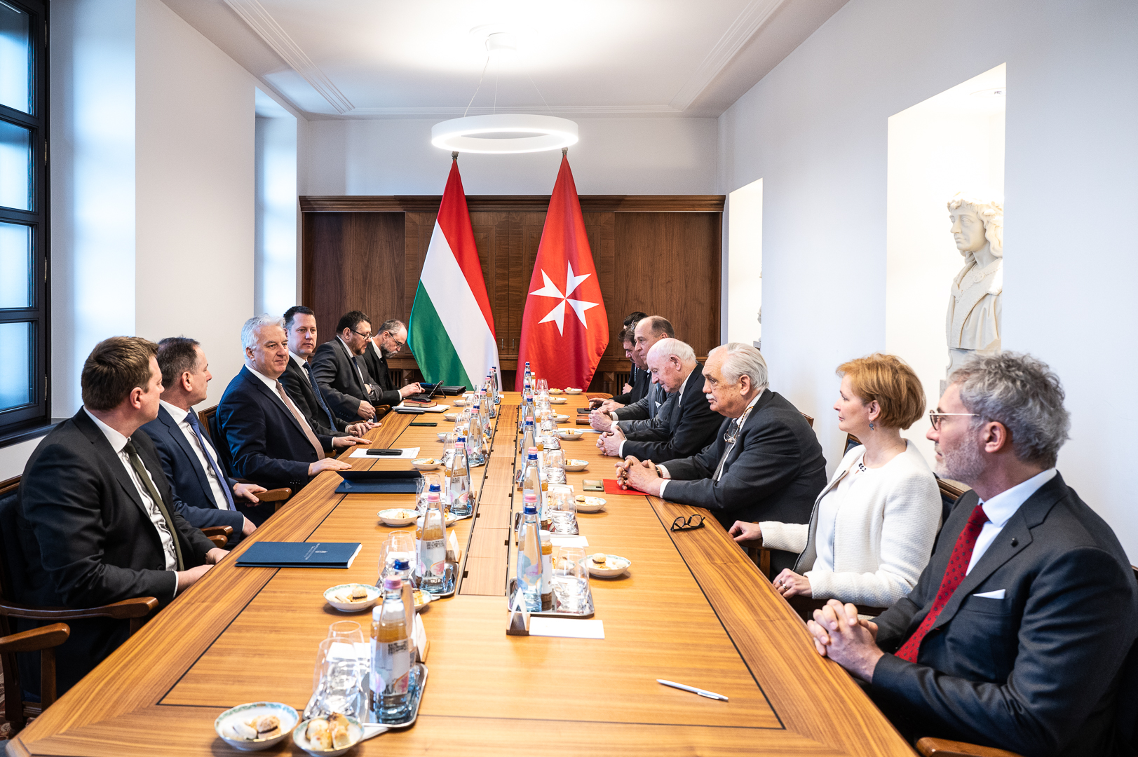 Semjén Zsoolt a Máltaiakkal tárgyalt