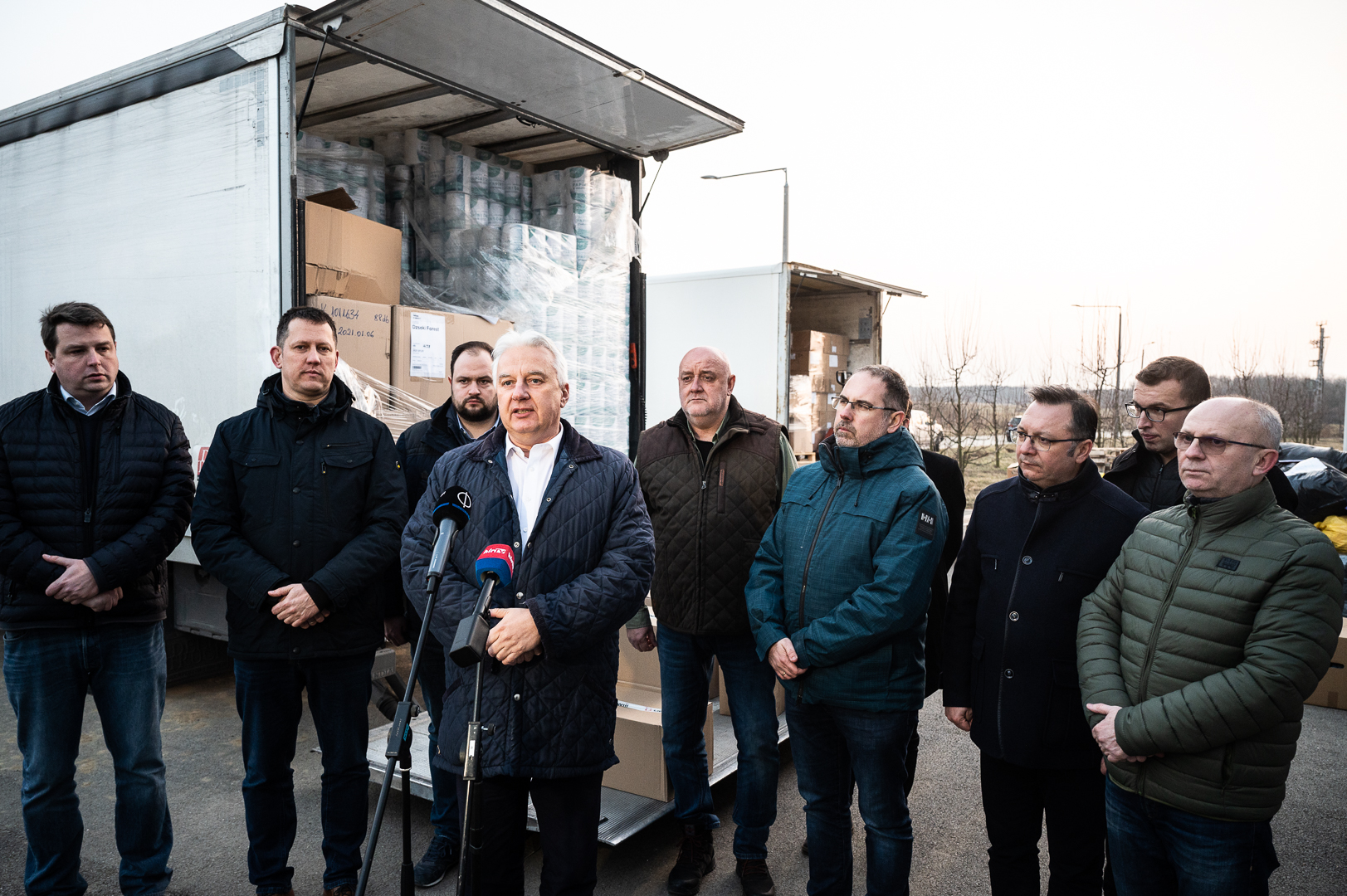 KDNP-s politikusok adományt vittek ukrajnai menekülteknek