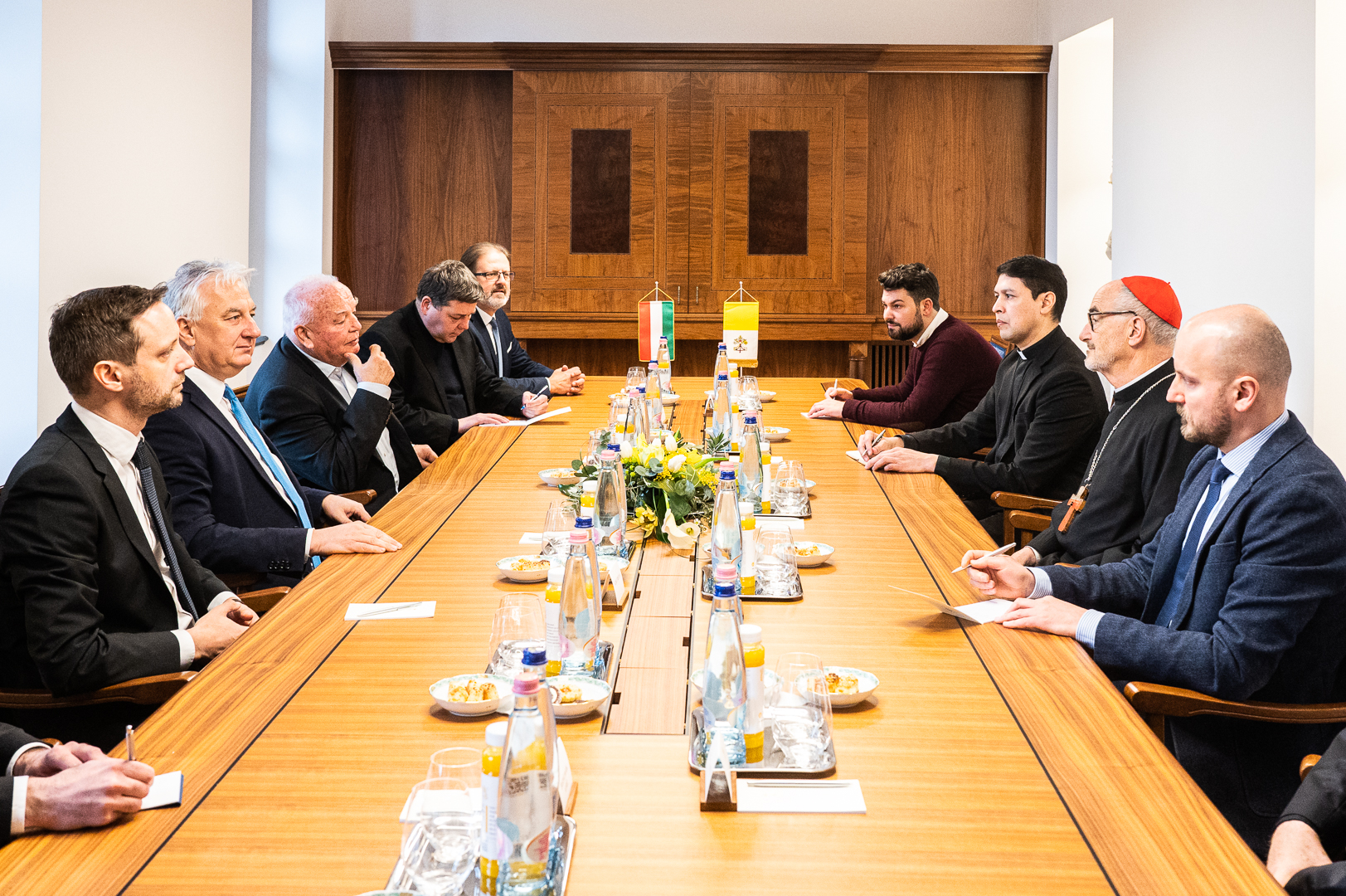 Semjén Zsolt Ferenc pápa küldöttjet fogadta