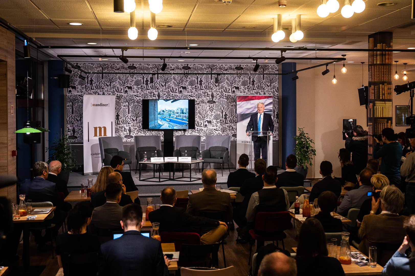 Semjén Zsolt könyvbemutatón