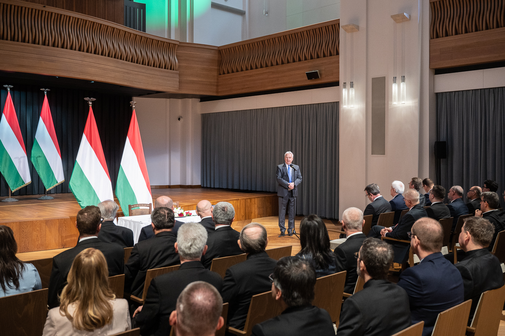 Megállapodás aláírása