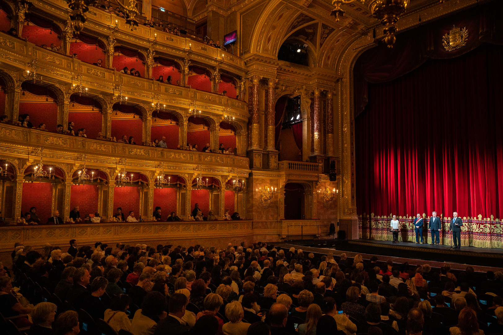 1 millió 150 ezer honosított magyar állampolgár