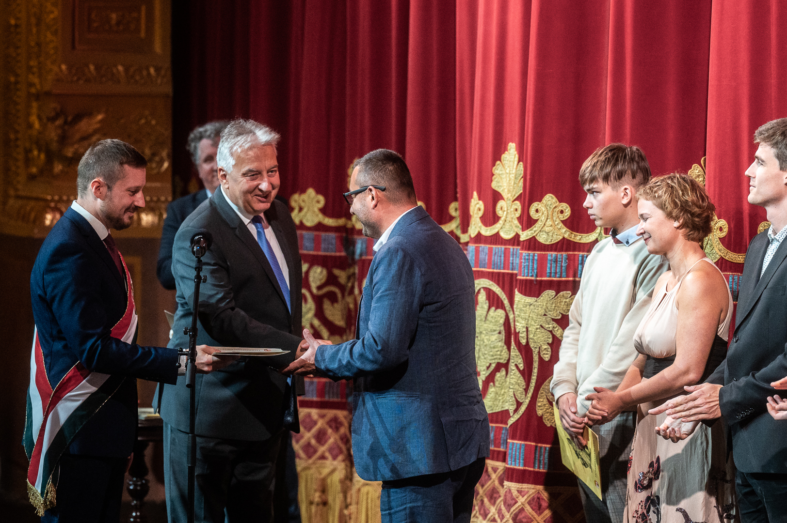 1 millió 150 ezer honosított magyar állampolgár