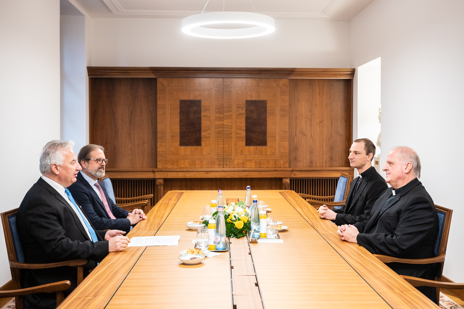 Semjén Zsolt az apostoli nunciust fogadta