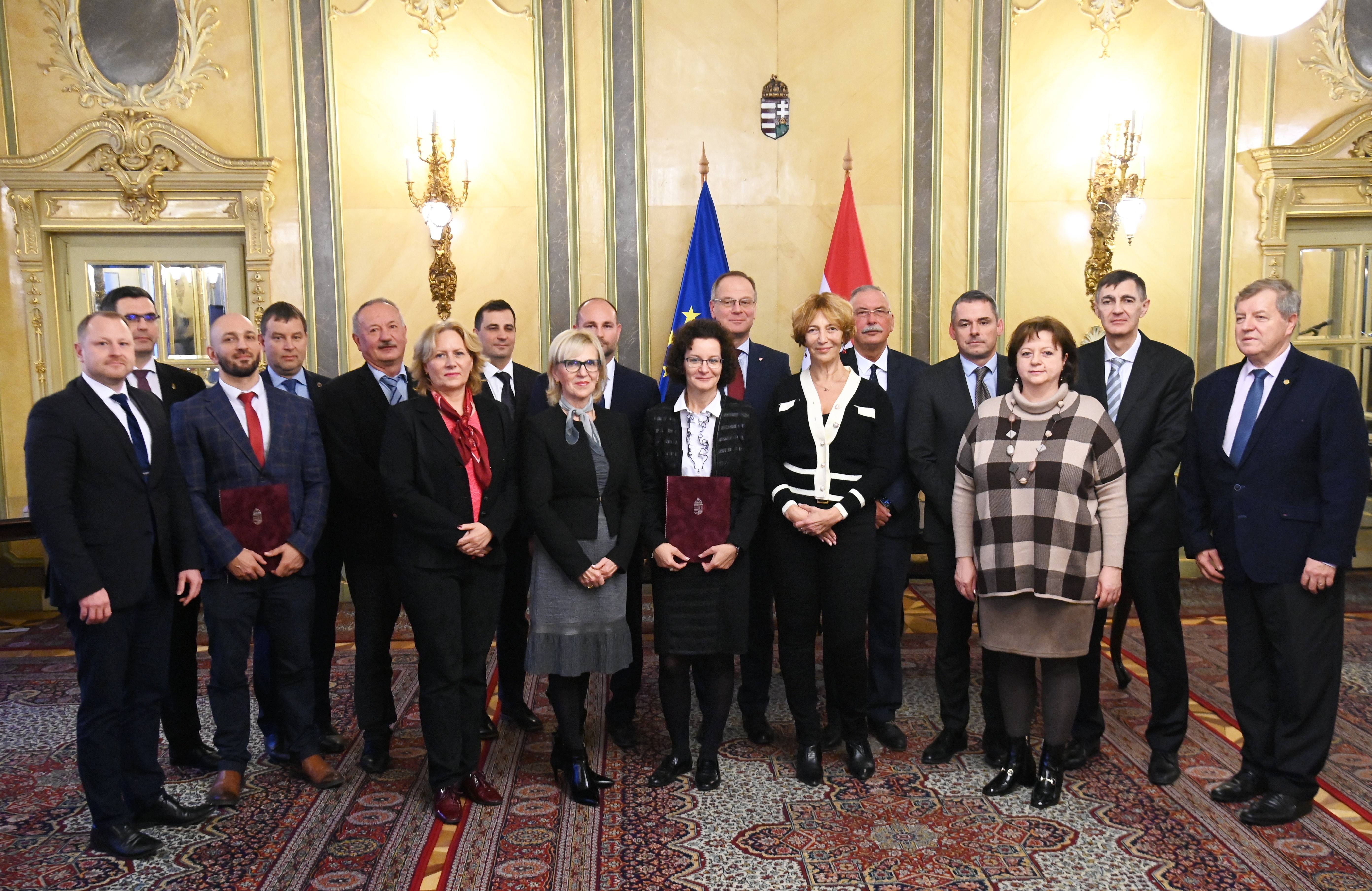 Navracsics Tibor az egyetemek vezetőivel