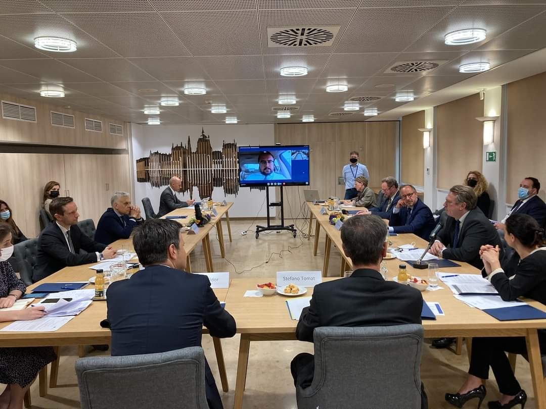 Azbej Tristan Brüsszelben