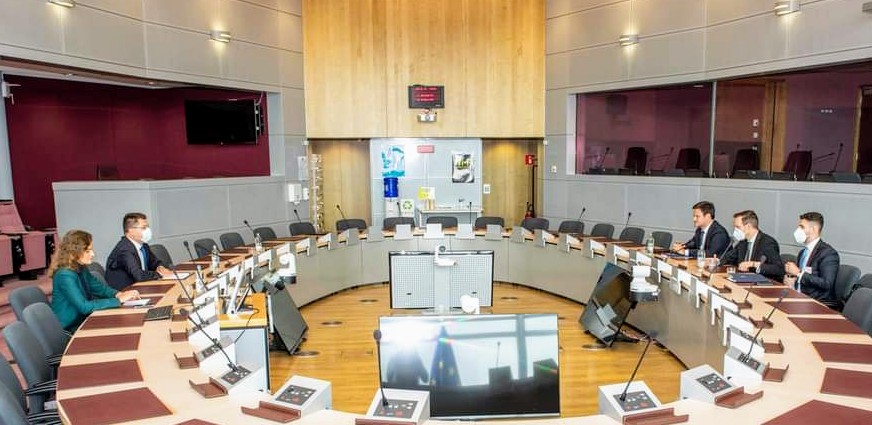 Azbej Tristan Brüsszelben