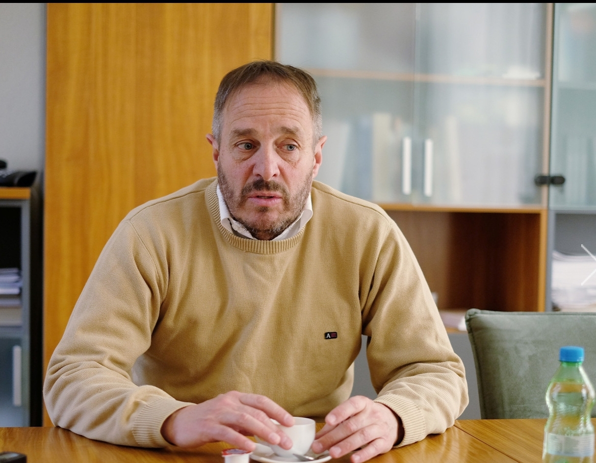 Hölvényi György