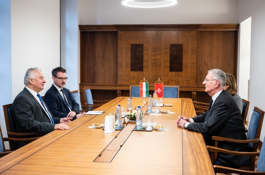 Semjén Zsolt a szuverén máltai lovagrend nagykövetét fogadta