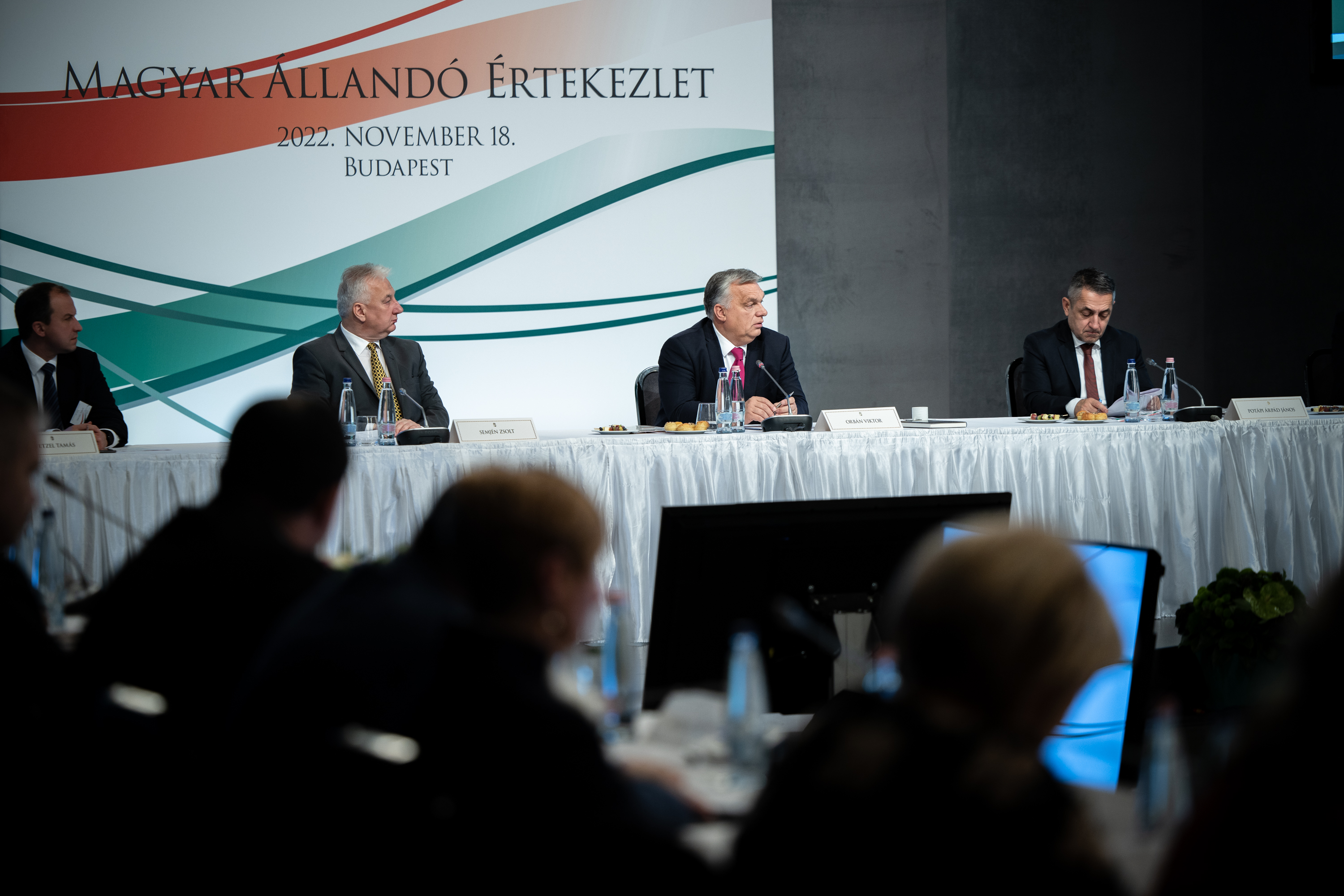 Magyar Állandó Értekezlet