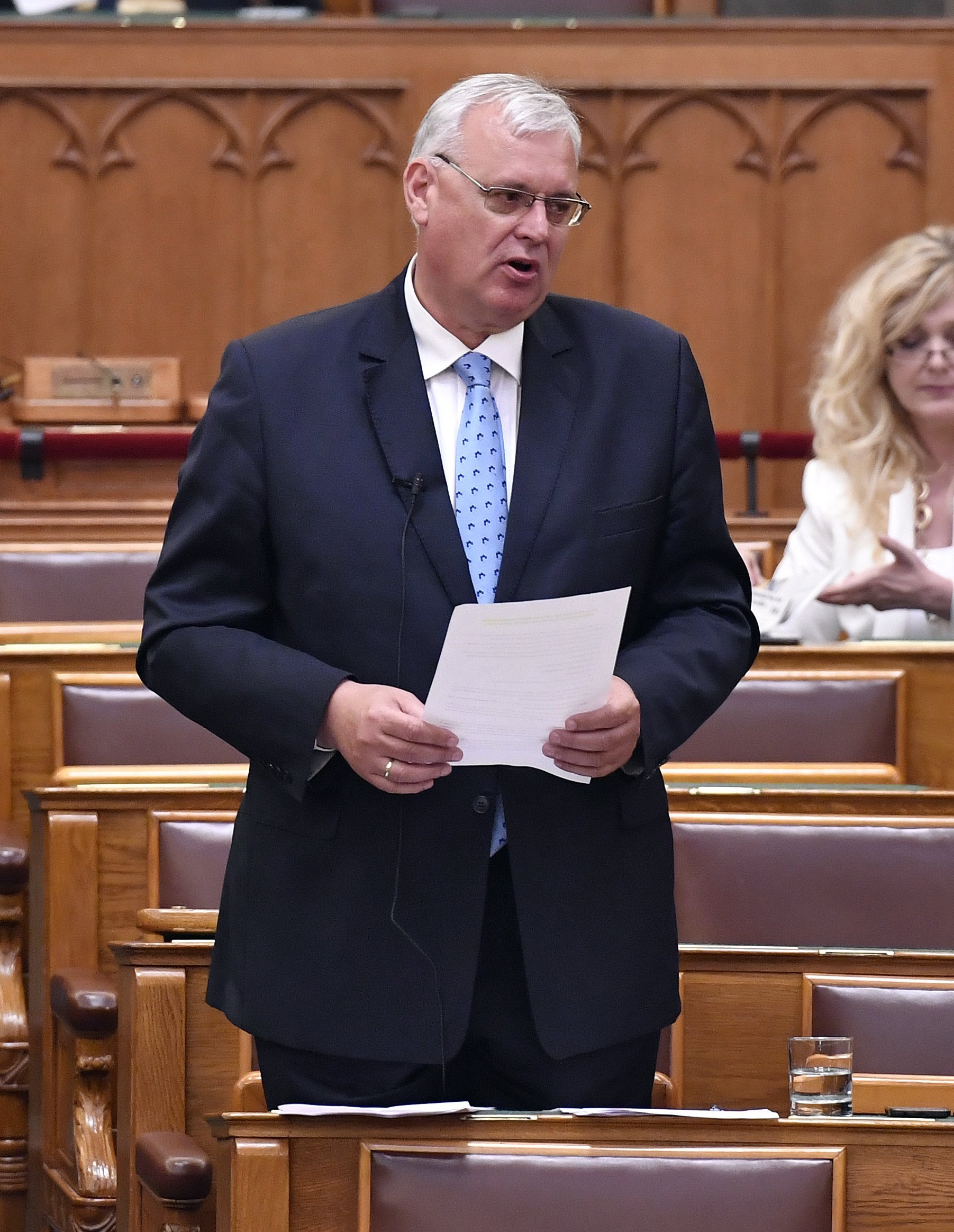 Aradszki András