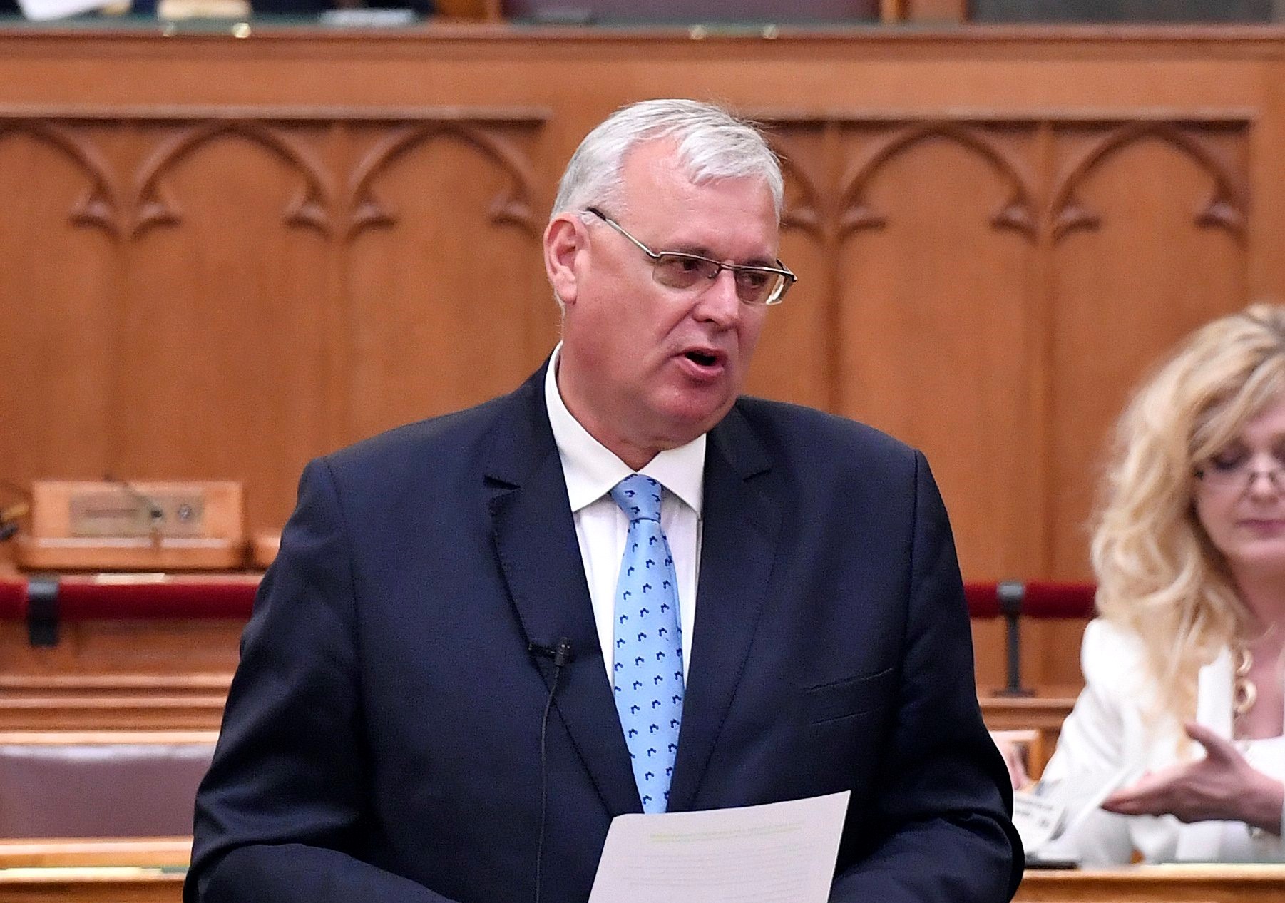 Aradszki András