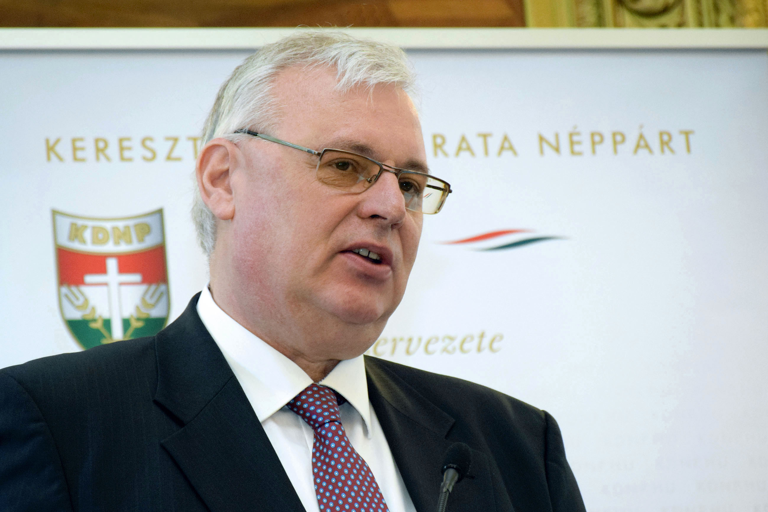 Aradszki András