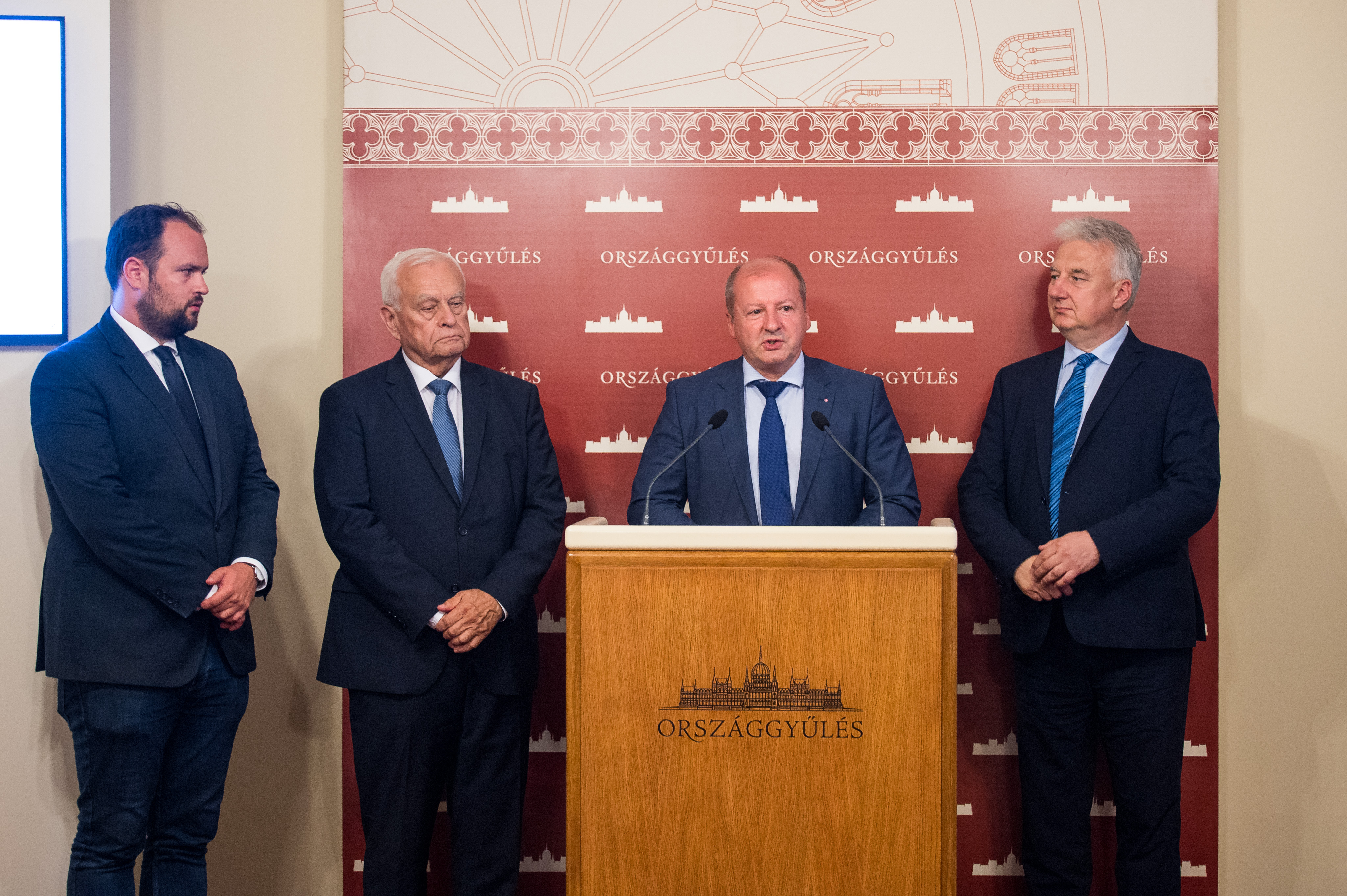 Simicskó István