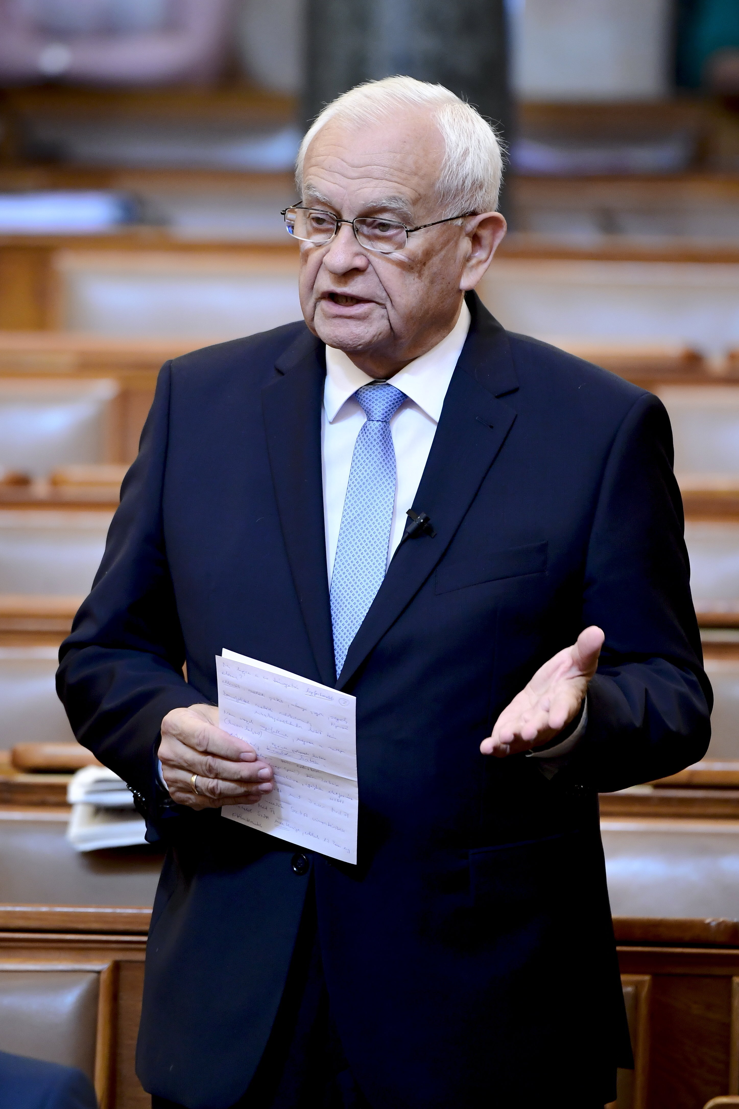 Harrach Péter