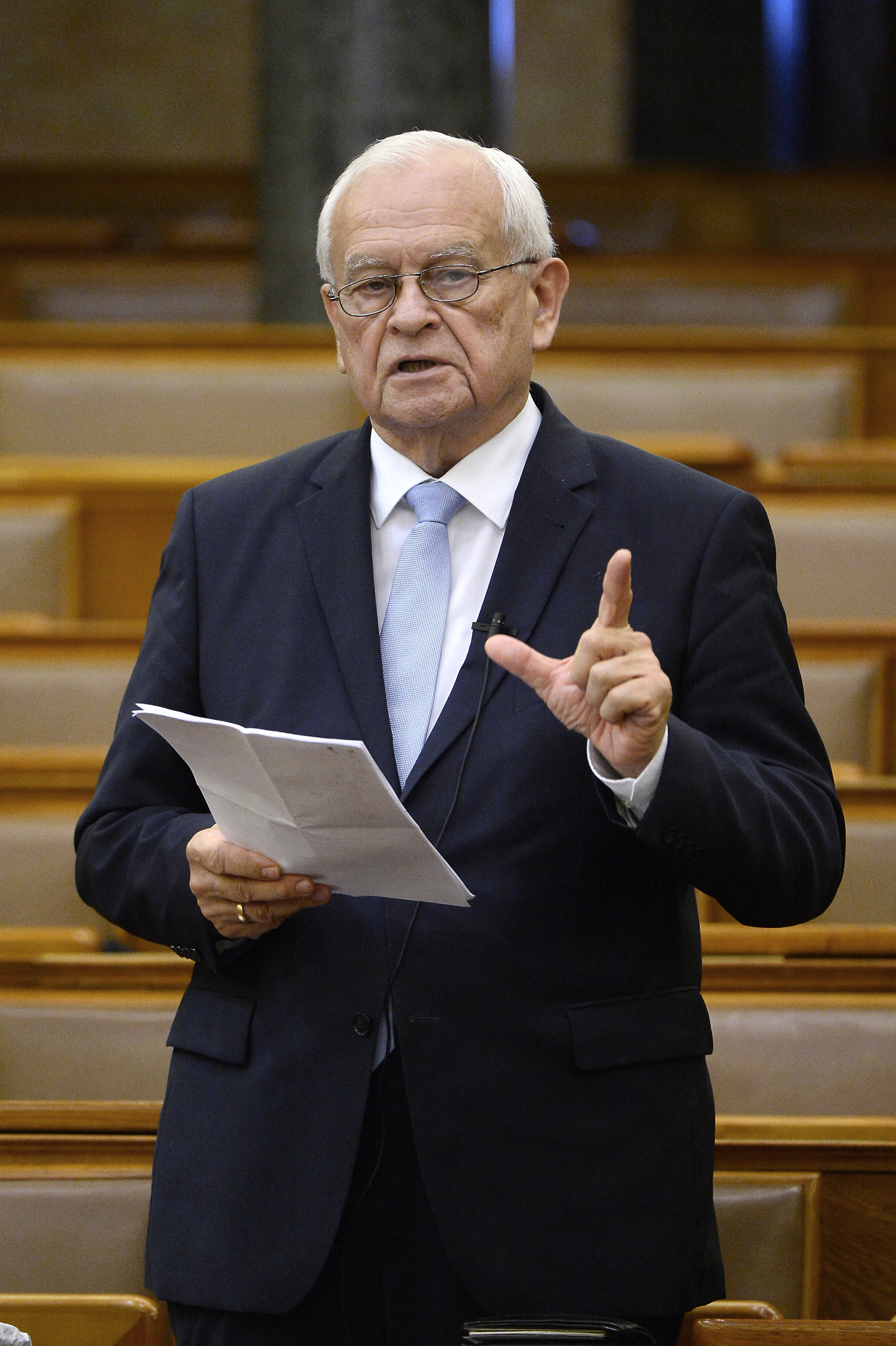 Harrach Péter