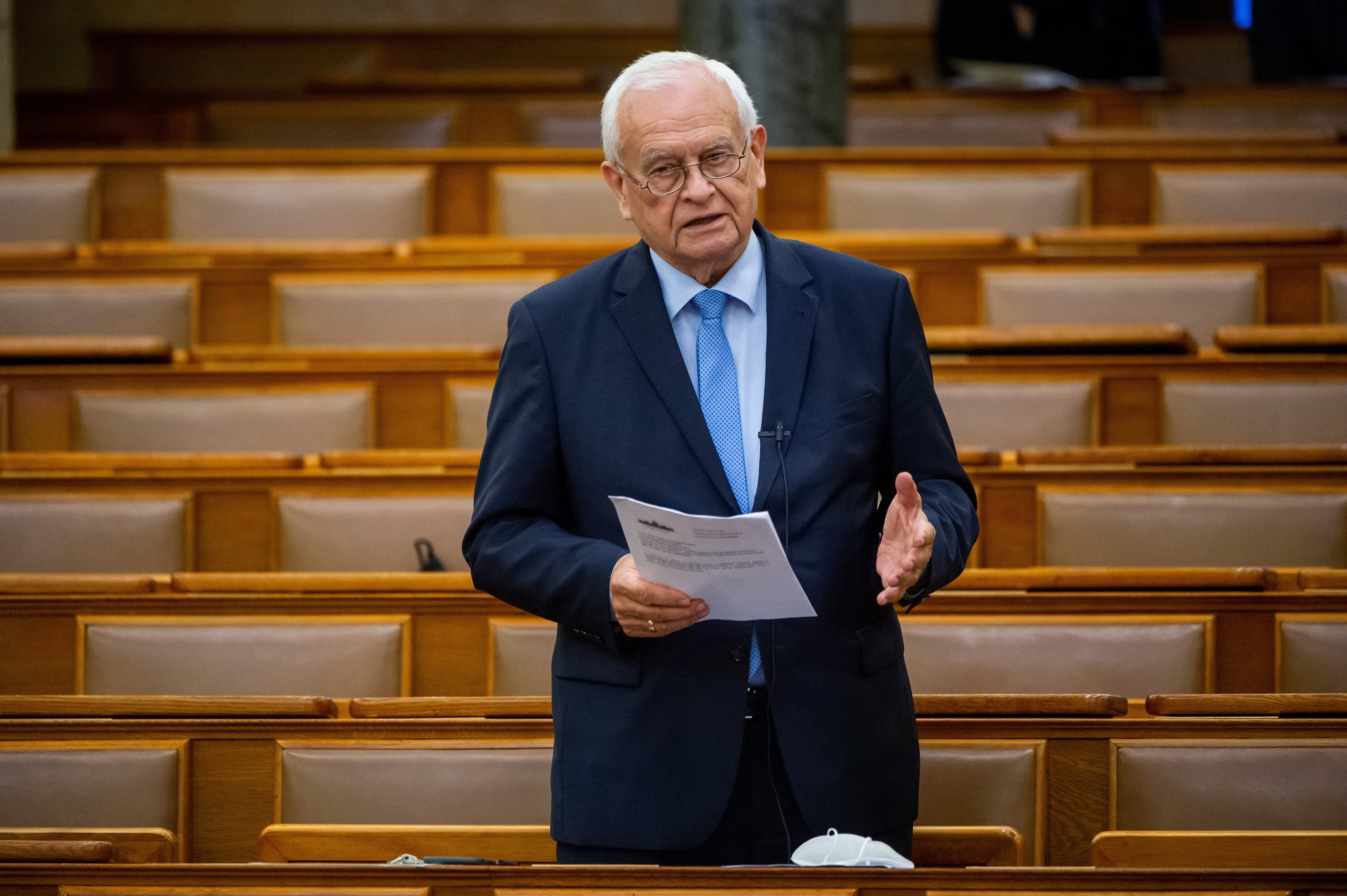 Harrach Péter