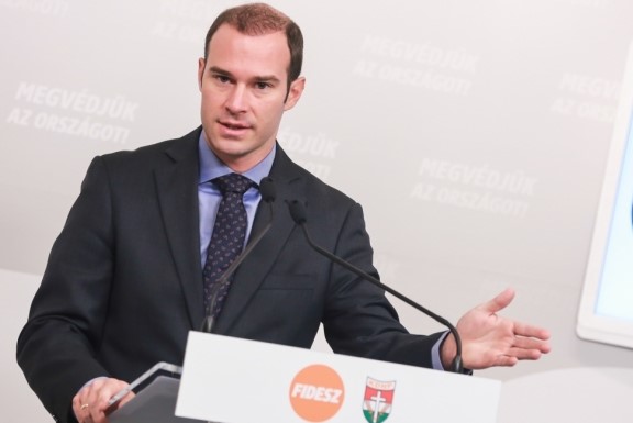 Hollik István