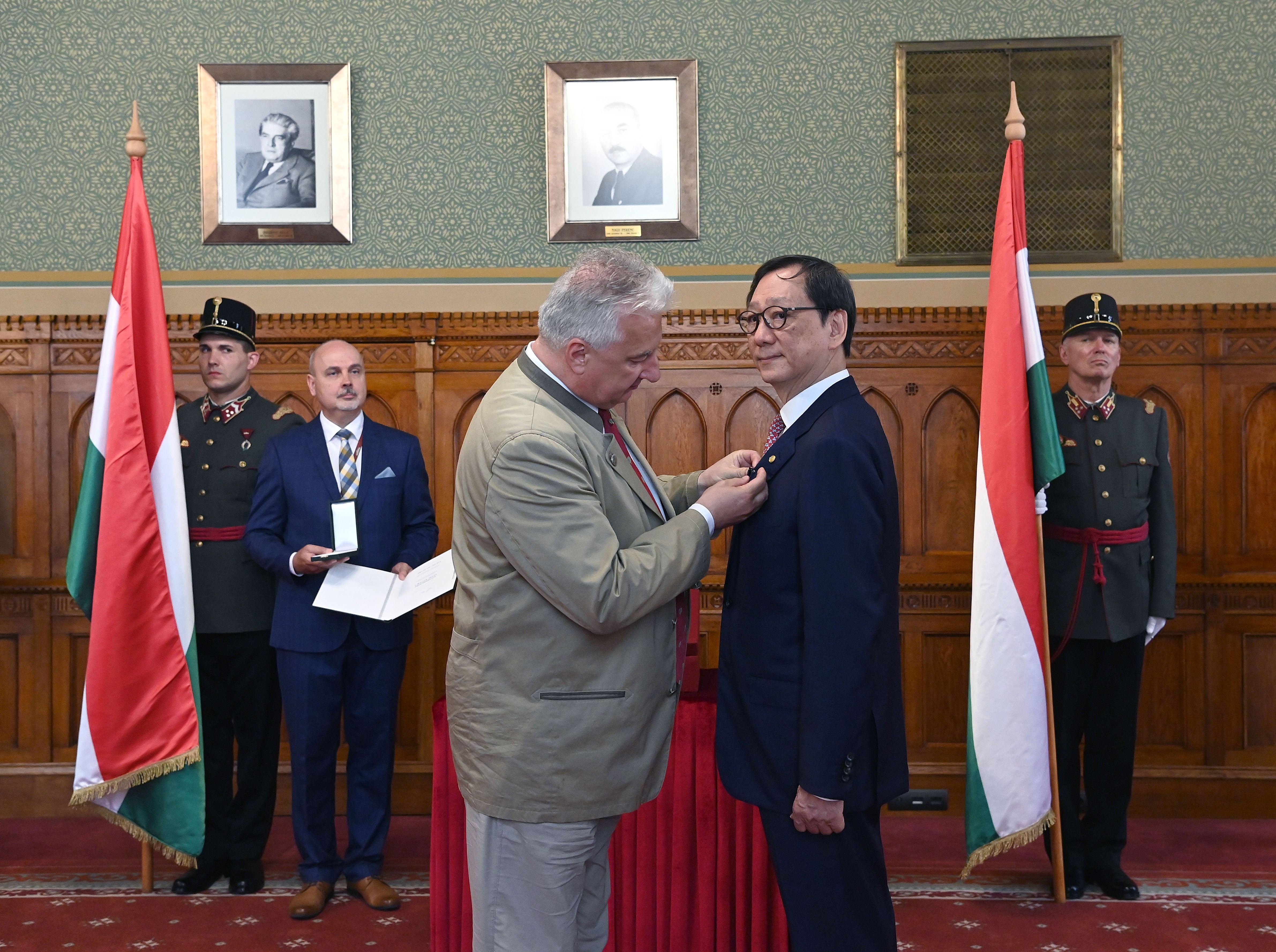 Kitüntetés-átadás