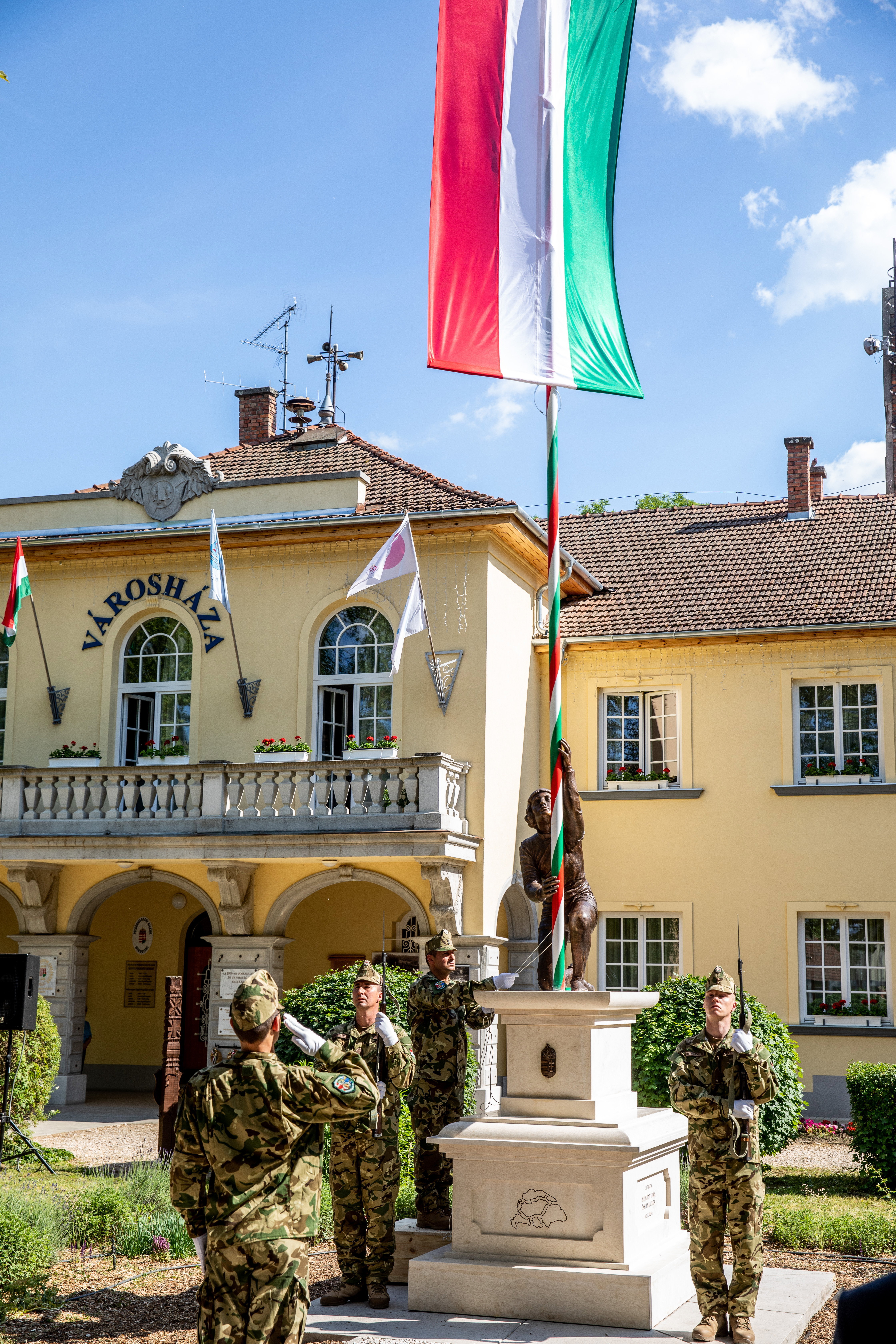 Mindszent, Országzászló-avatás