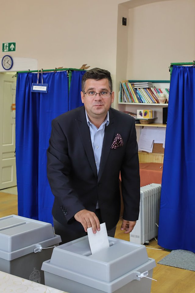Seszták Miklós