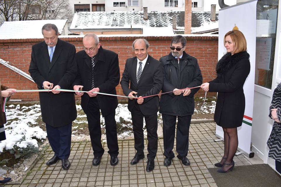 Szászfalvi László