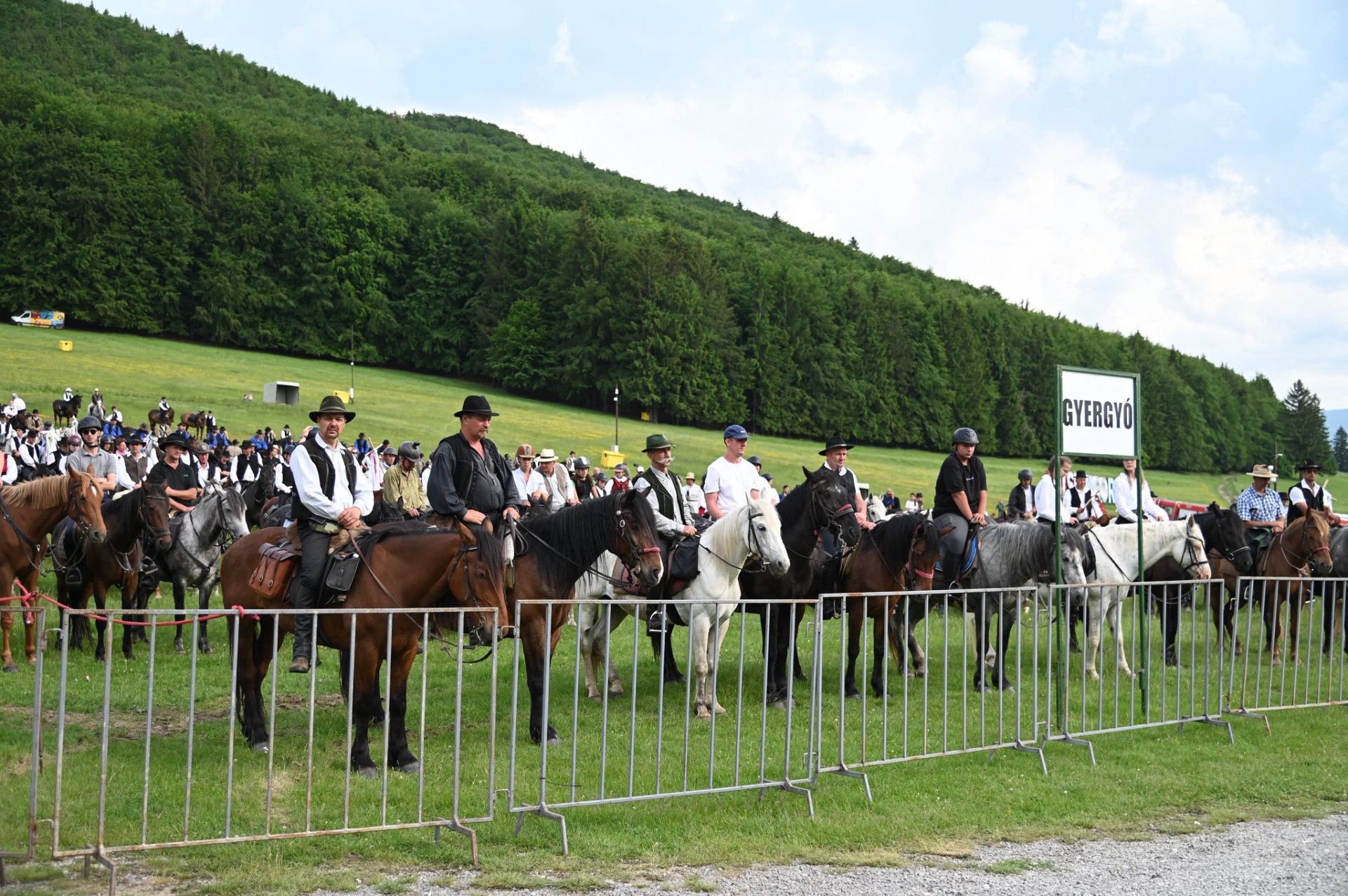 Csíksomlyó lovasok